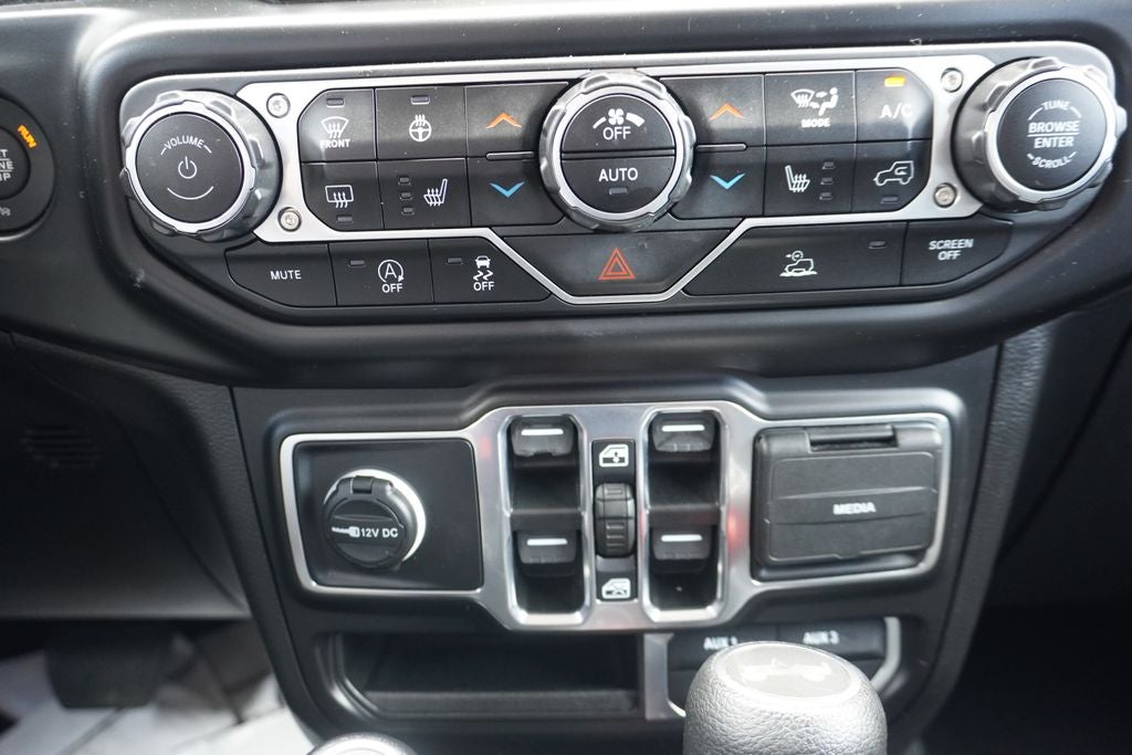 2023 Jeep Wrangler 4-Door Sahara