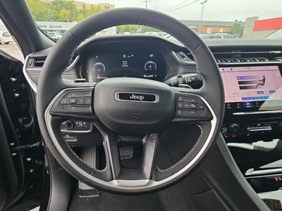 2027 Jeep Grand Cherokee GRAND CHEROKEE LAREDO 4X4