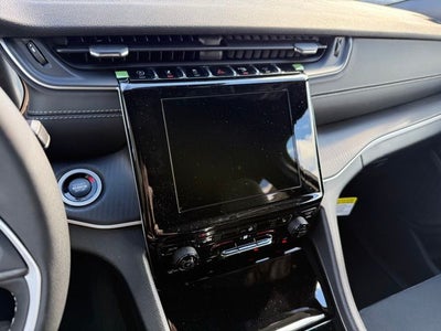 2025 Jeep Grand Cherokee GRAND CHEROKEE LAREDO X 4X4