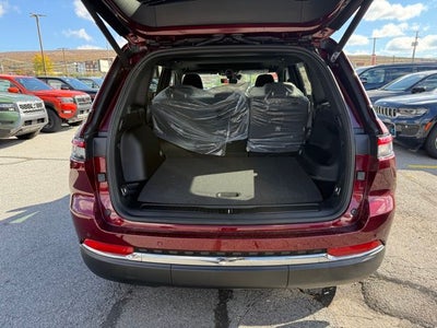 2025 Jeep Grand Cherokee GRAND CHEROKEE LAREDO X 4X4