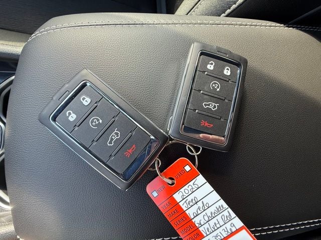 2025 Jeep Grand Cherokee GRAND CHEROKEE LAREDO X 4X4