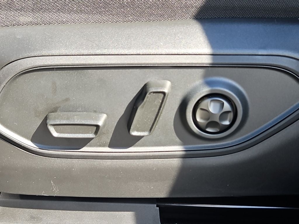 2027 Jeep Grand Cherokee GRAND CHEROKEE LAREDO X 4X4