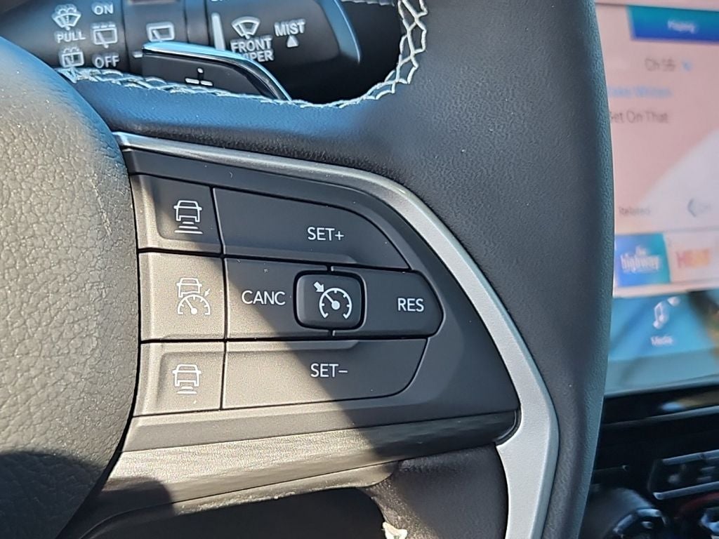 2027 Jeep Grand Cherokee GRAND CHEROKEE LAREDO X 4X4