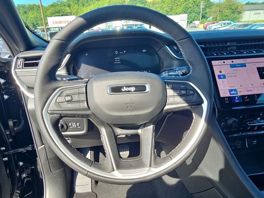 2027 Jeep Grand Cherokee GRAND CHEROKEE LAREDO X 4X4