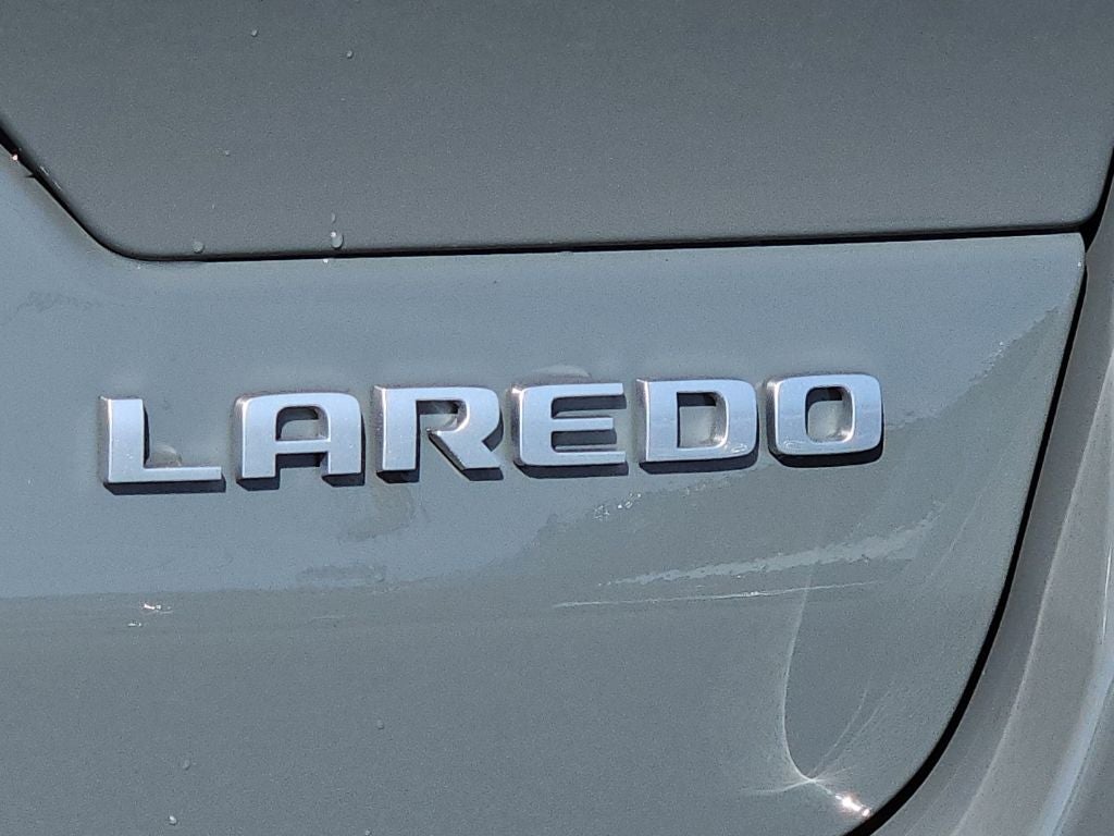 2027 Jeep Grand Cherokee GRAND CHEROKEE LAREDO X 4X4