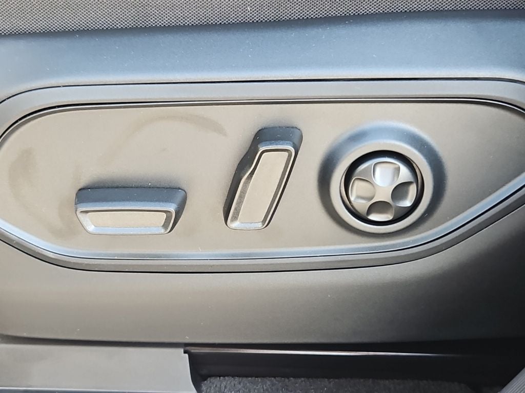 2027 Jeep Grand Cherokee GRAND CHEROKEE LAREDO X 4X4