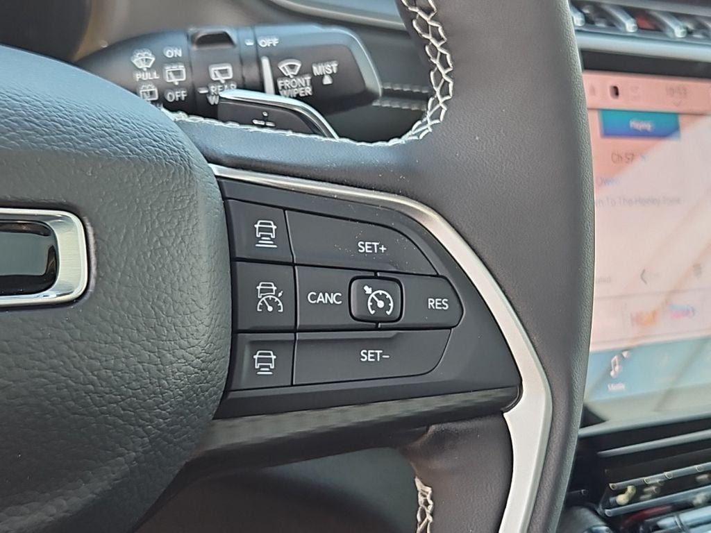 2027 Jeep Grand Cherokee GRAND CHEROKEE LAREDO X 4X4