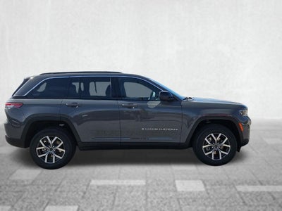 2027 Jeep Grand Cherokee Laredo X