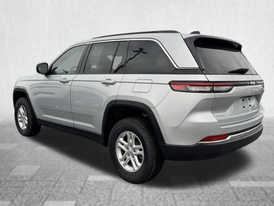 2024 Jeep Grand Cherokee Laredo 4x4