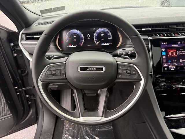 2025 Jeep Grand Cherokee GRAND CHEROKEE LAREDO X 4X4