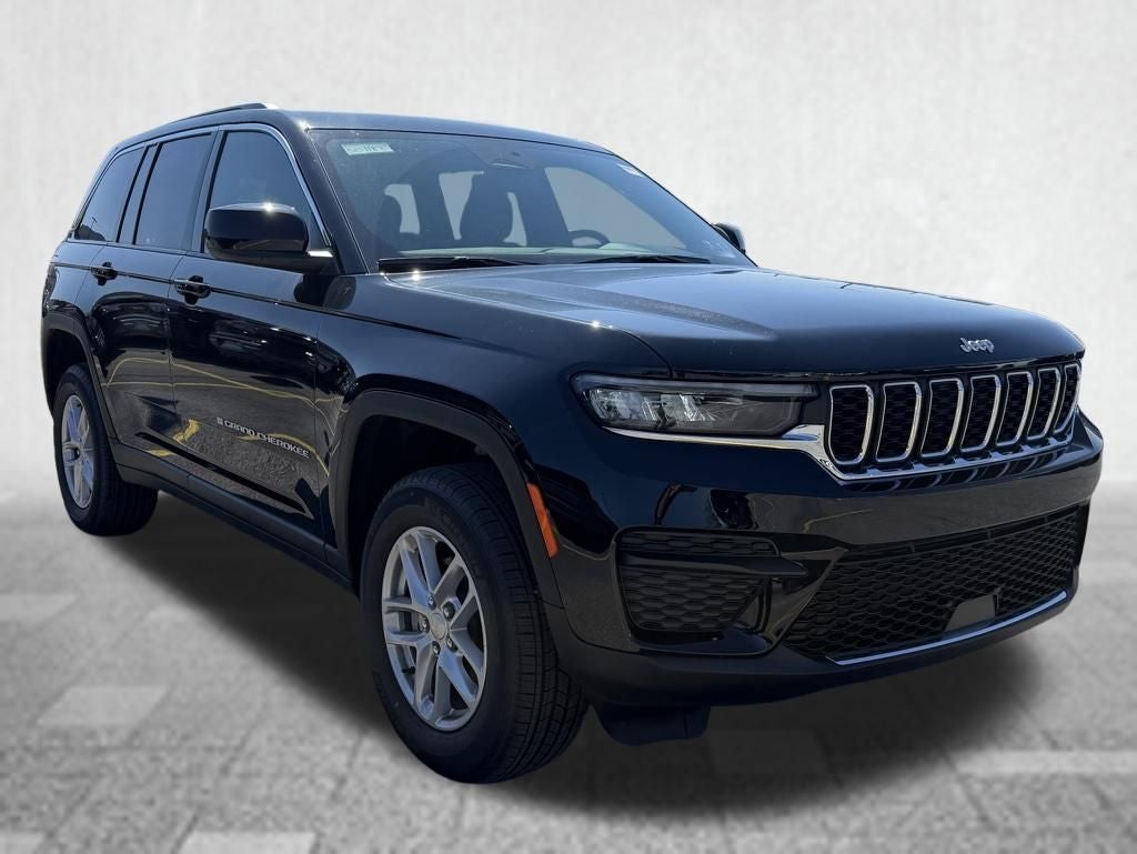 2025 Jeep Grand Cherokee GRAND CHEROKEE LAREDO X 4X4