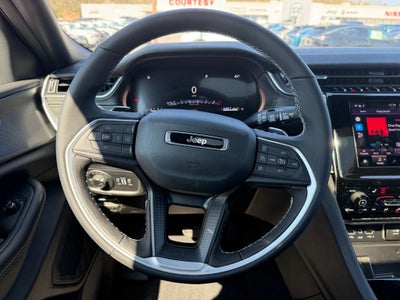 2025 Jeep Grand Cherokee GRAND CHEROKEE LAREDO X 4X4