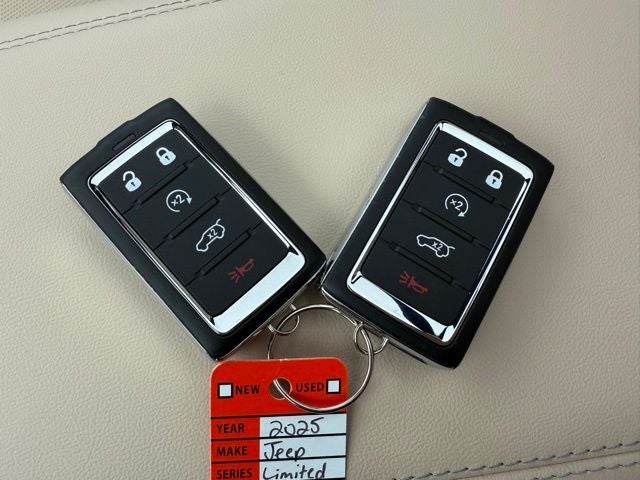 2025 Jeep Grand Cherokee GRAND CHEROKEE LIMITED 4X4