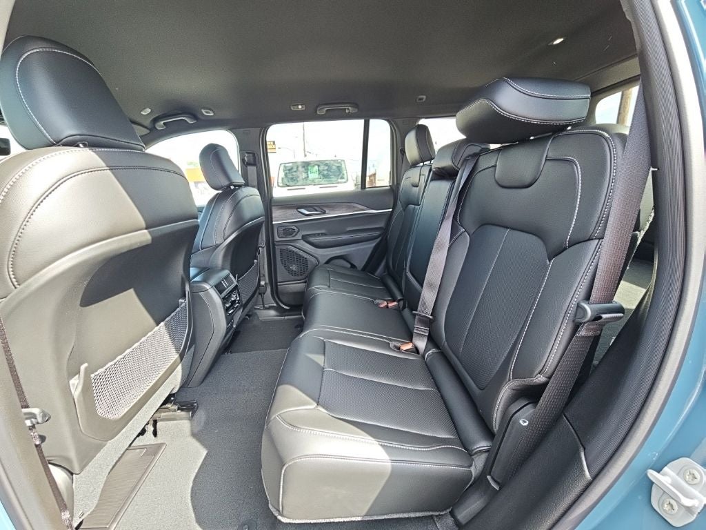2027 Jeep Grand Cherokee GRAND CHEROKEE LIMITED 4X4