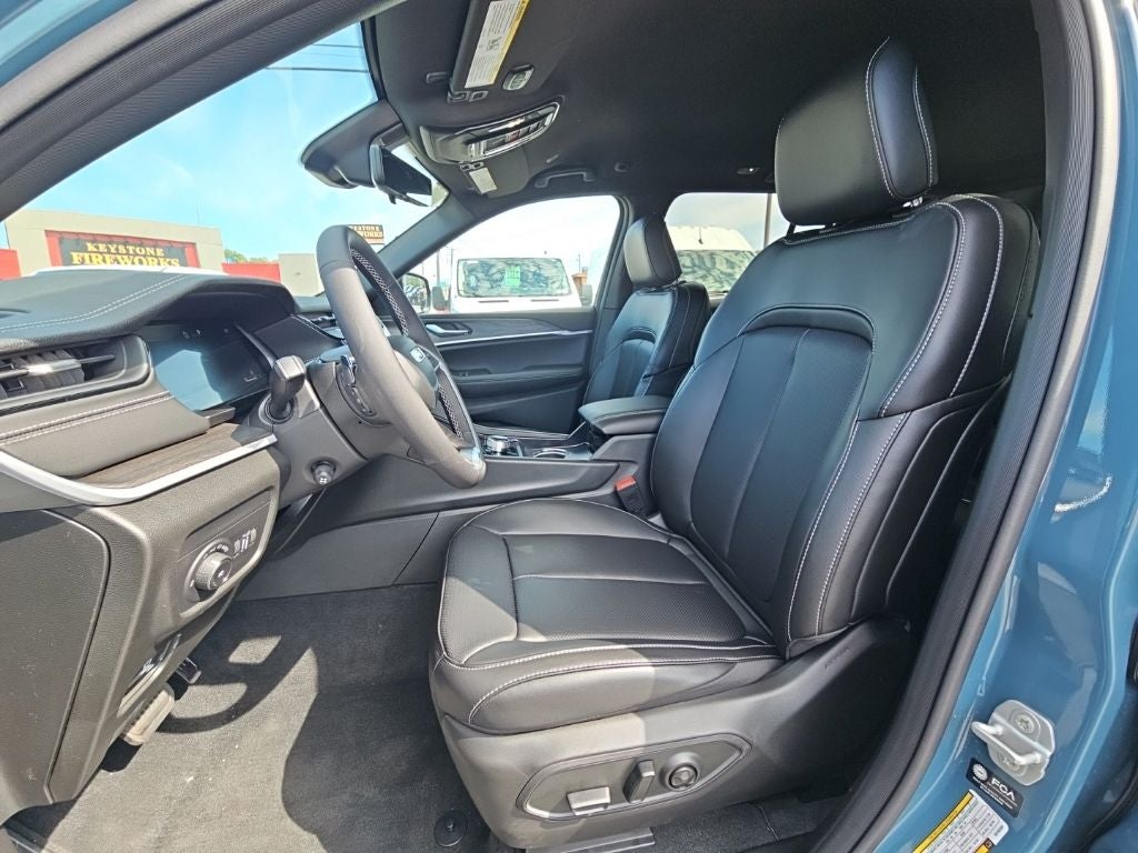 2027 Jeep Grand Cherokee GRAND CHEROKEE LIMITED 4X4