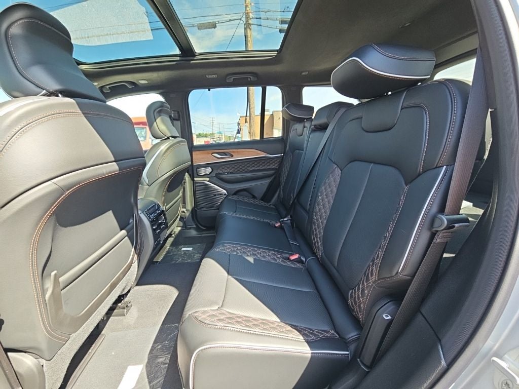 2026 Jeep Grand Cherokee GRAND CHEROKEE SUMMIT 4X4