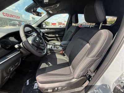 2025 Jeep Grand Cherokee GRAND CHEROKEE L LAREDO 4X4