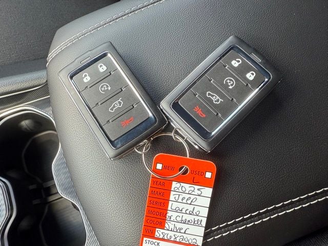 2025 Jeep Grand Cherokee GRAND CHEROKEE L LAREDO 4X4