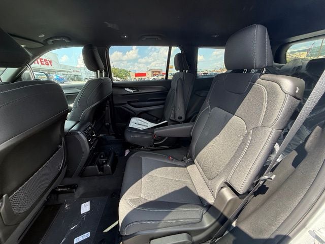 2025 Jeep Grand Cherokee GRAND CHEROKEE L LAREDO 4X4