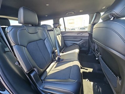2027 Jeep Grand Cherokee GRAND CHEROKEE L LAREDO ALTITUDE 4X4