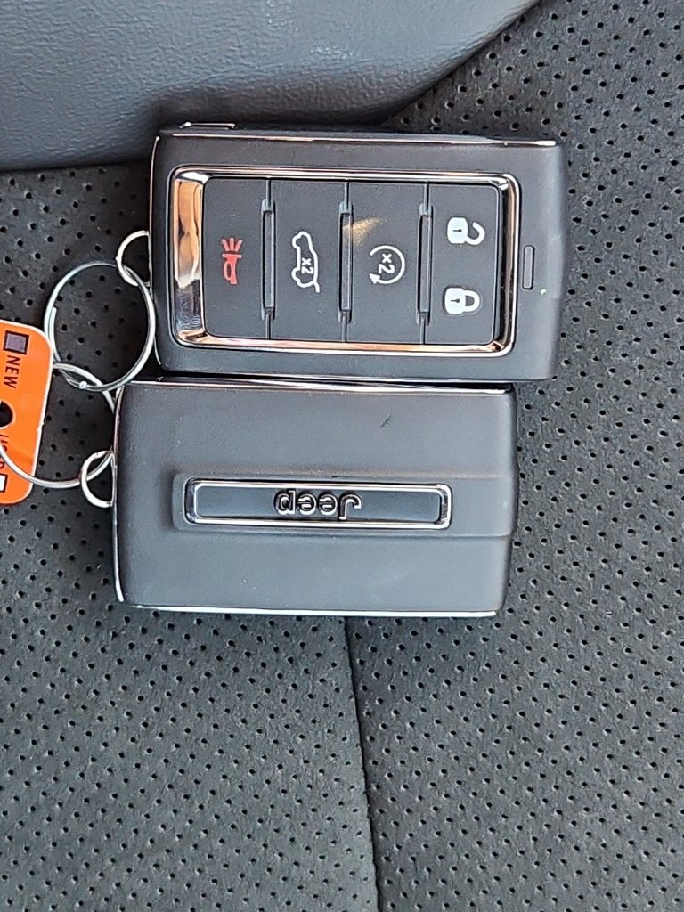 2027 Jeep Grand Cherokee GRAND CHEROKEE L LAREDO ALTITUDE 4X4