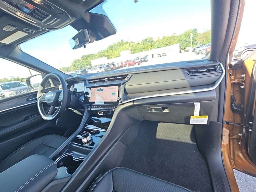 2027 Jeep Grand Cherokee GRAND CHEROKEE L LIMITED RESERVE 4X4