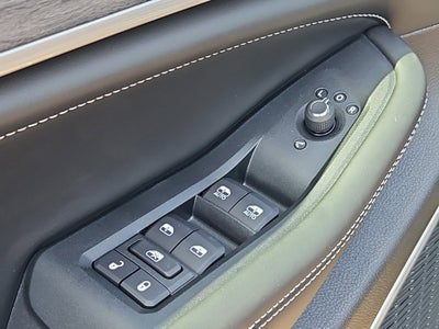 2027 Jeep Grand Cherokee GRAND CHEROKEE L LIMITED RESERVE 4X4