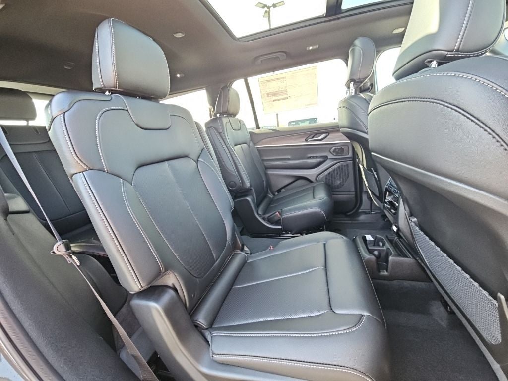 2027 Jeep Grand Cherokee GRAND CHEROKEE L LIMITED 4X4