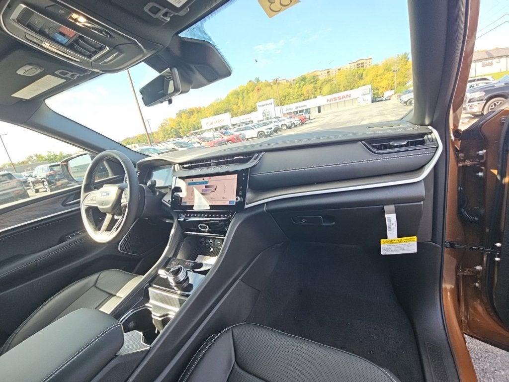 2027 Jeep Grand Cherokee GRAND CHEROKEE L LIMITED RESERVE 4X4