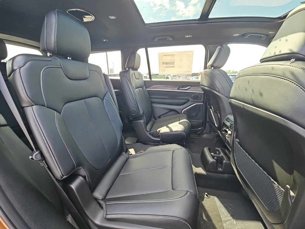 2027 Jeep Grand Cherokee GRAND CHEROKEE L LIMITED RESERVE 4X4