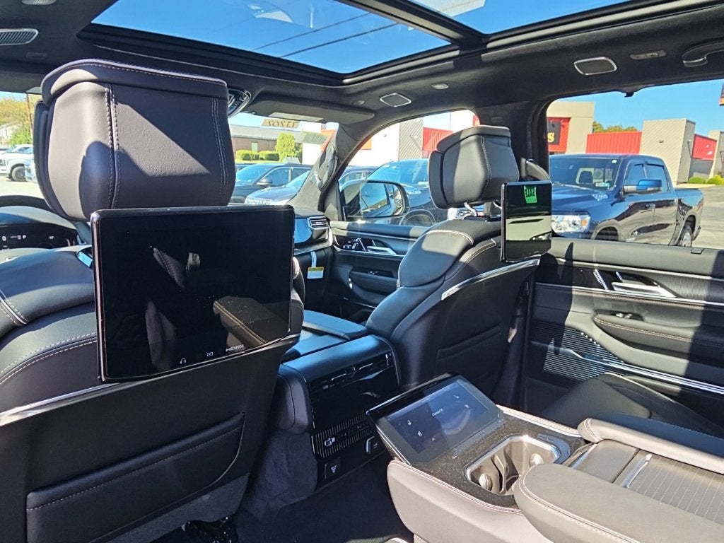 2027 Jeep Grand Wagoneer GRAND WAGONEER SUMMIT RESERVE 4X4