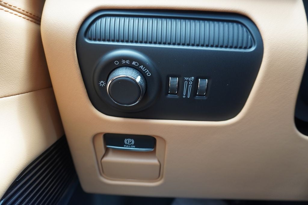 2026 Jeep Grand Wagoneer Summit Reserve 4x4