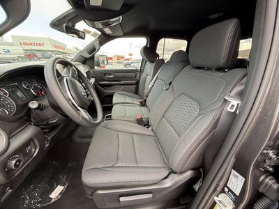 2025 RAM Ram 1500 RAM 1500 TRADESMAN QUAD CAB 4X4 6'4' BOX