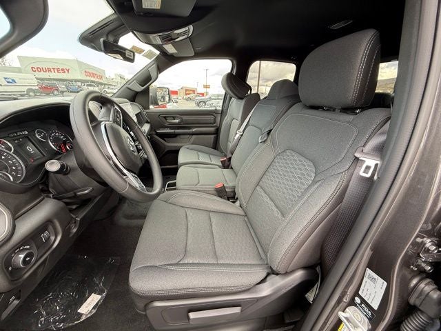 2025 RAM Ram 1500 RAM 1500 TRADESMAN QUAD CAB 4X4 6'4' BOX