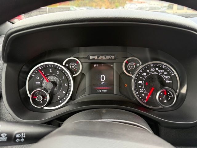 2025 RAM Ram 1500 RAM 1500 TRADESMAN QUAD CAB 4X4 6'4' BOX