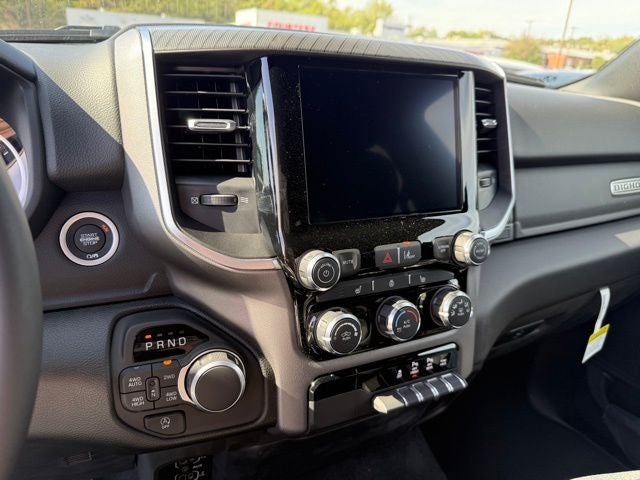 2025 RAM Ram 1500 RAM 1500 BIG HORN CREW CAB 4X4 5'7' BOX