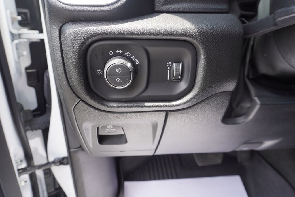 2023 RAM 1500 Big Horn Crew Cab 4x4 5'7' Box