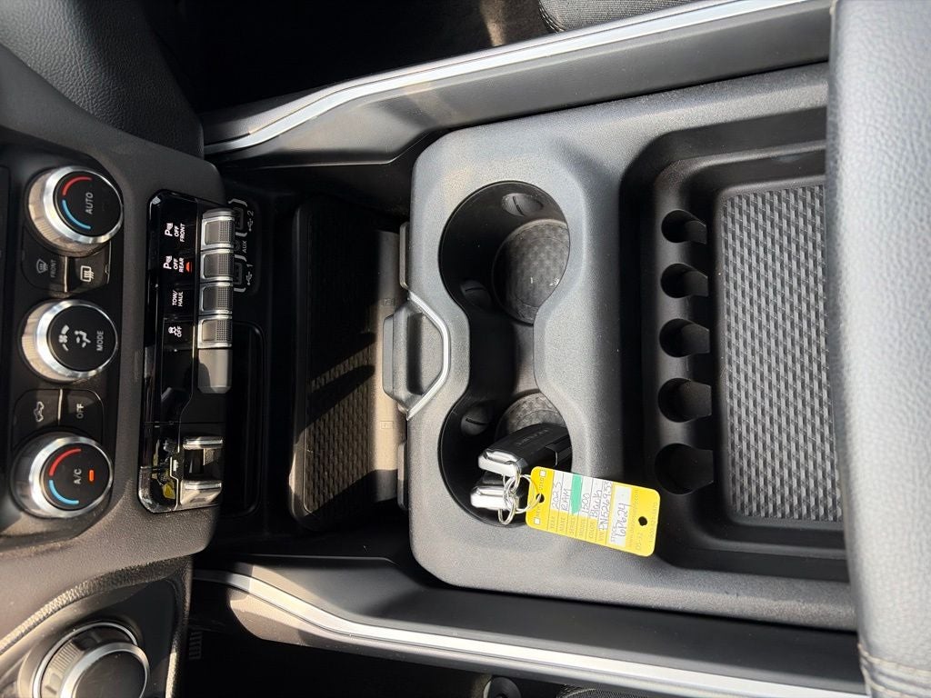 2023 RAM 1500 Big Horn Crew Cab 4x4 5'7' Box