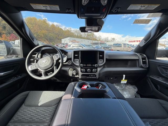 2025 RAM Ram 1500 RAM 1500 TRADESMAN CREW CAB 4X4 5'7' BOX