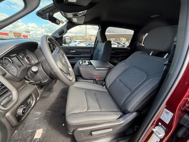 2025 RAM Ram 1500 RAM 1500 TRADESMAN CREW CAB 4X4 5'7' BOX