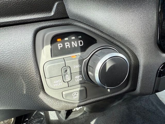 2025 RAM Ram 1500 RAM 1500 TRADESMAN CREW CAB 4X4 5'7' BOX