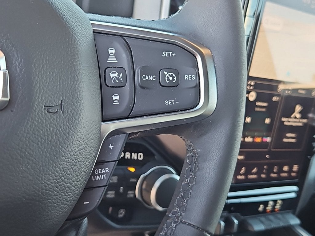 2025 RAM 1500 Big Horn Crew Cab 4x4 5'7' Box