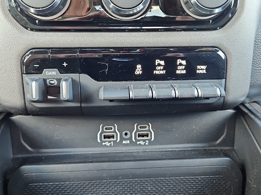 2025 RAM 1500 Big Horn Crew Cab 4x4 5'7' Box