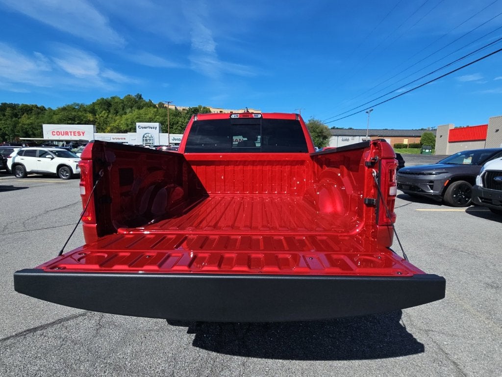 2027 RAM Ram 1500 RAM 1500 BIG HORN CREW CAB 4X4 5'7' BOX