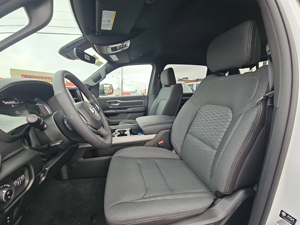 2027 RAM Ram 1500 RAM 1500 BIG HORN CREW CAB 4X4 5'7' BOX
