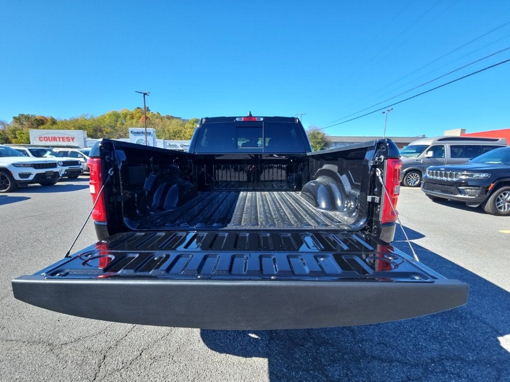 2027 RAM Ram 1500 RAM 1500 BIG HORN CREW CAB 4X4 5'7' BOX