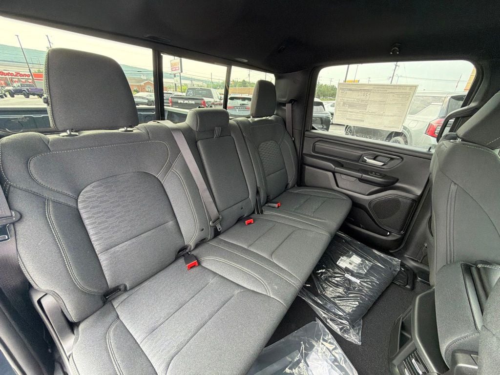 2026 RAM 1500 RAM 1500 TRADESMAN CREW CAB 4X4 5'7' BOX