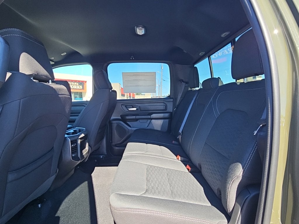 2027 RAM Ram 1500 RAM 1500 EXPRESS CREW CAB 4X4 5'7' BOX