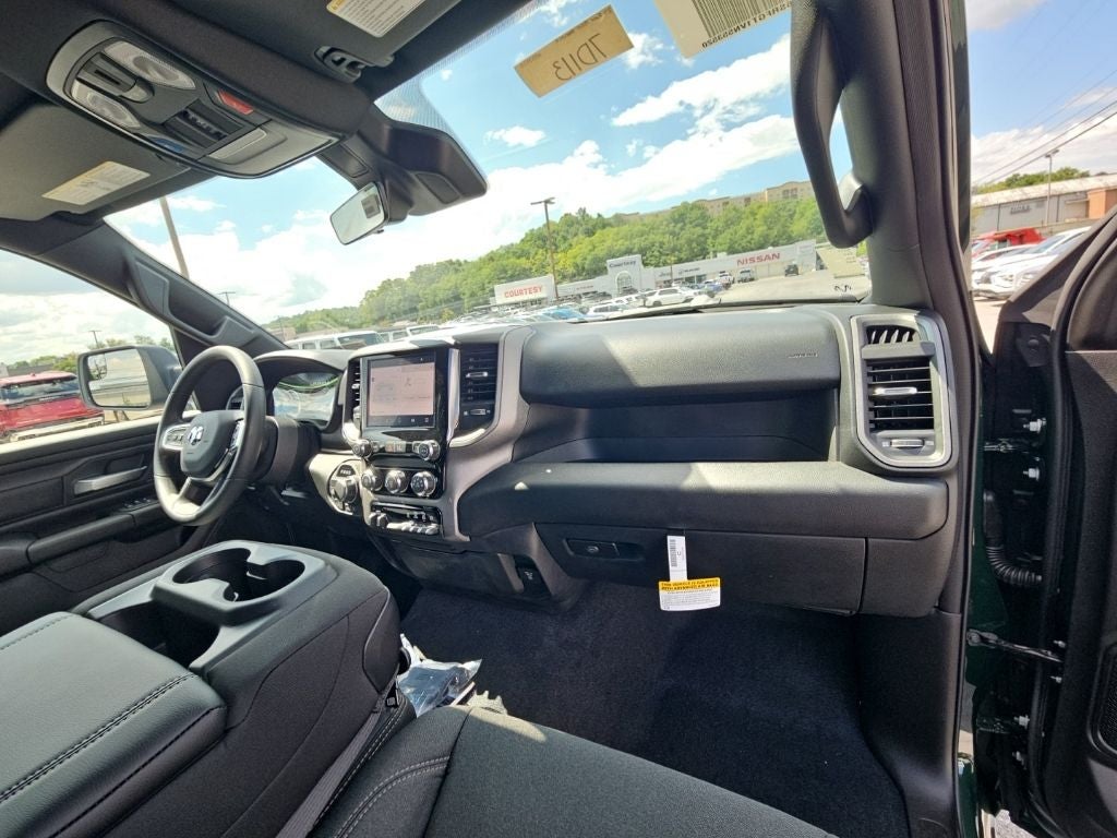 2027 RAM Ram 1500 RAM 1500 WARLOCK CREW CAB 4X4 5'7' BOX