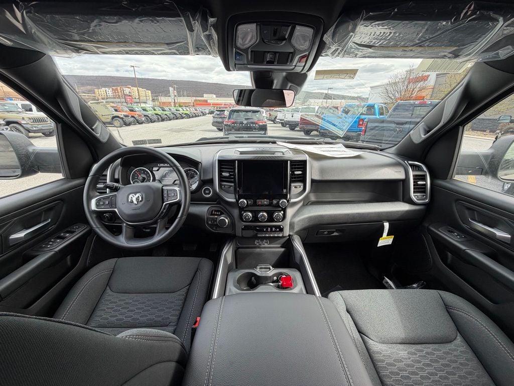 2026 RAM Ram 1500 RAM 1500 EXPRESS CREW CAB 4X4 5'7' BOX